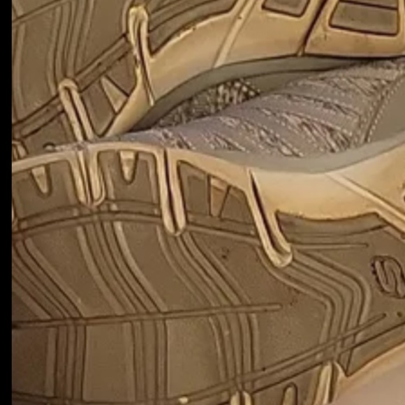 Skechers Air Cooled Memory Foam Shoes - size 8.5 - Picture 2 of 2